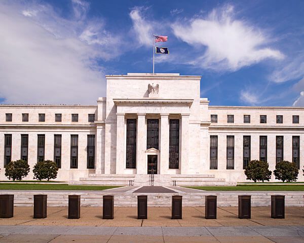 Tasas altas por largo tiempo, dice la Fed | Blog en vivo🎙