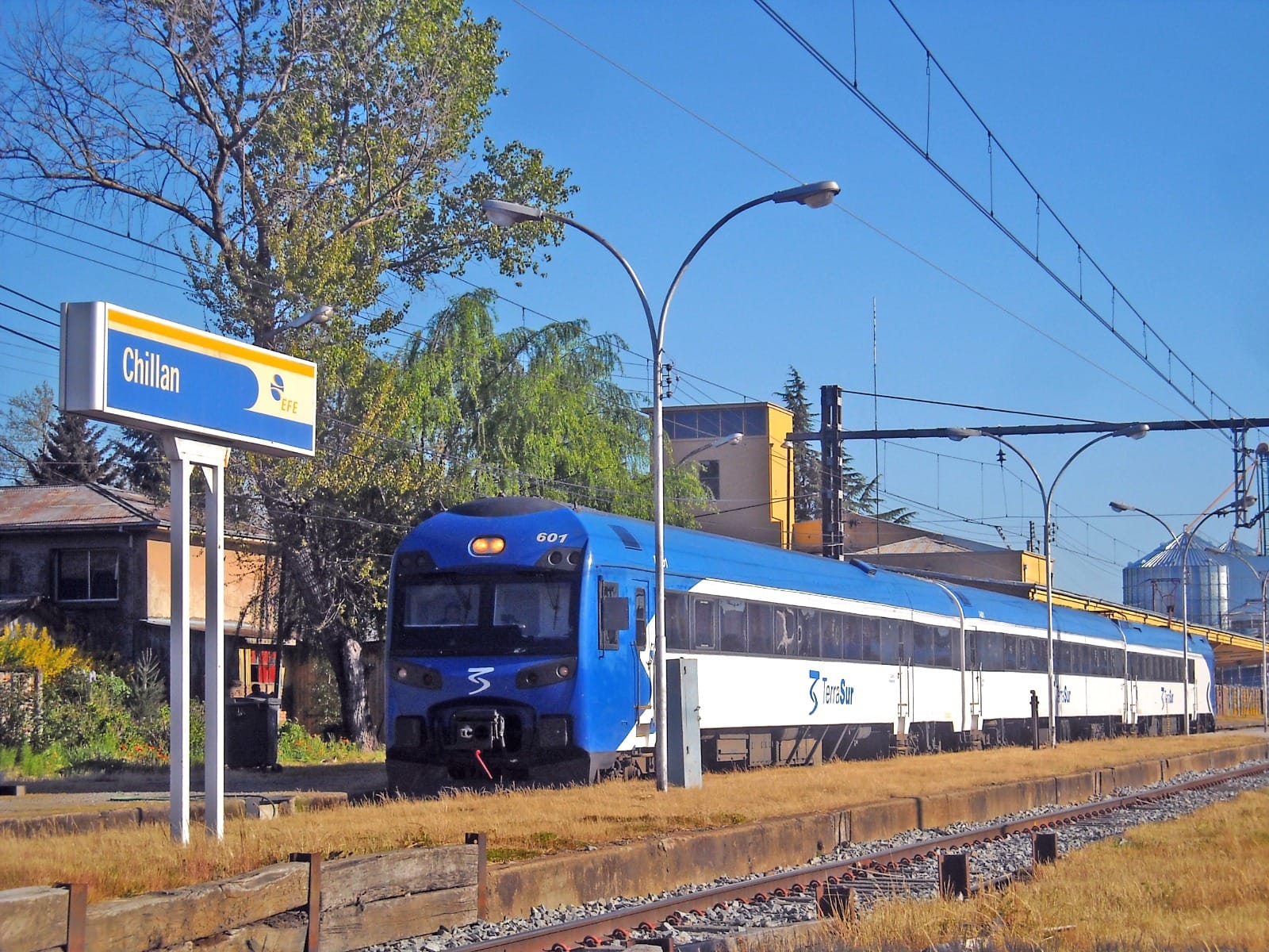 Fintual invierte como Warren Buffet en EE.UU. y busca adquirir la empresa de ferrocarriles EFE