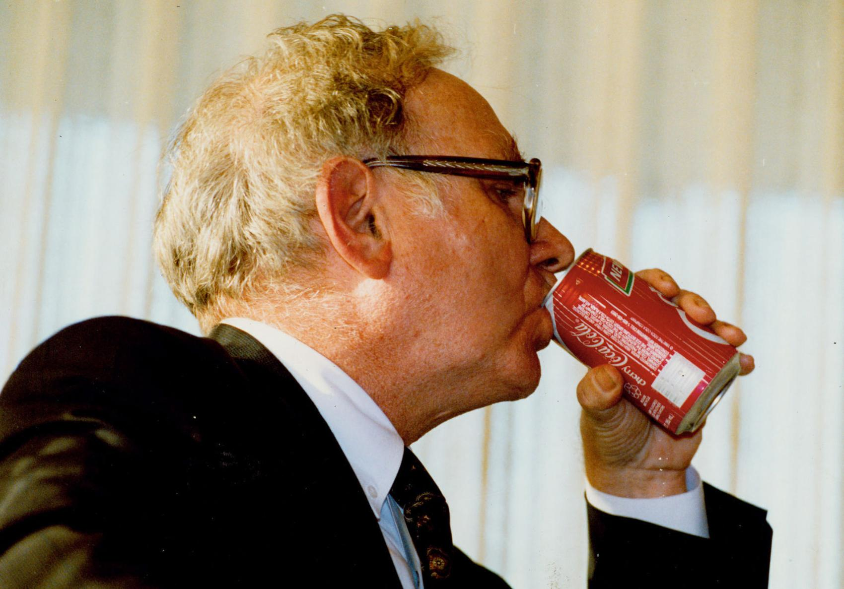 Warren Buffett anunció su retiro a los 94 años: lo bueno y lo malo de su carrera con Berkshire Hathaway