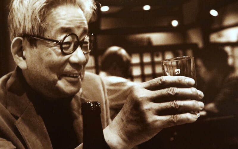 El fotógrafo que convenció a los Premios Nobel de caminar sin prisa